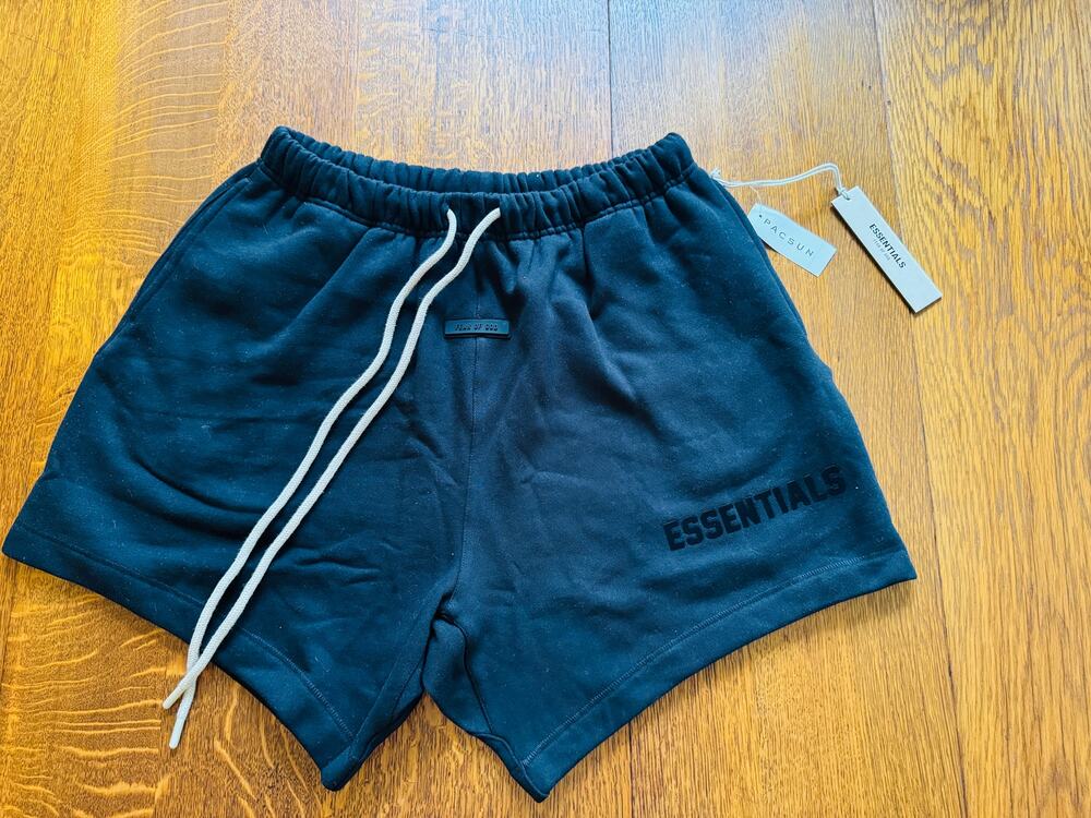 NWT Fear of God Essentials Jet Black in LARGE